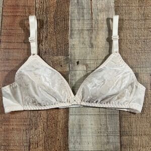 Vintage Y2K 90s Maidenform Simple Solutions Bra 34A Beige Satin Soft Cup